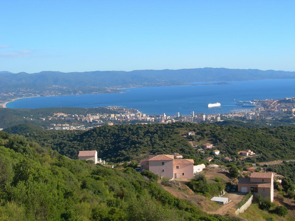 Gites Sassone, Vue Panoramique Sur Ajaccio Et La Mer Alata Quarto foto